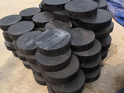 青秀区板式橡胶支座由若干层橡胶片与薄钢板经加压硫化